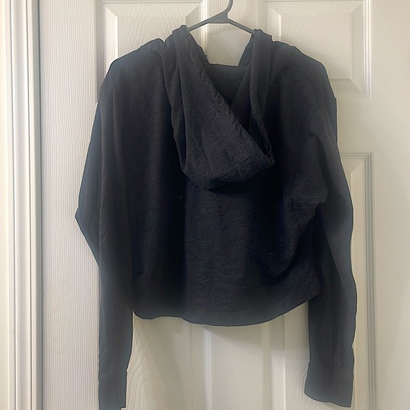 Grey hoodie written love on the front - Picture 2 of 2